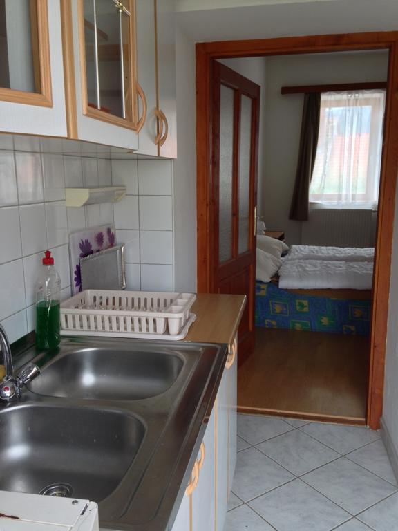 Petra Apartmanok Velem Habitación foto