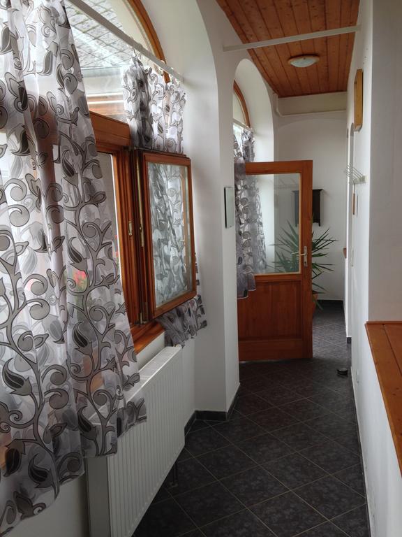 Petra Apartmanok Velem Habitación foto