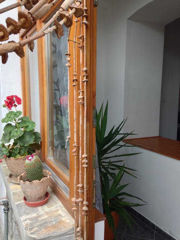 Petra Apartmanok Velem Habitación foto